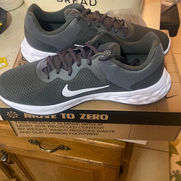 Nike Other - Nike Revolution 6 Next Nature
Men's Road Running Shoes
